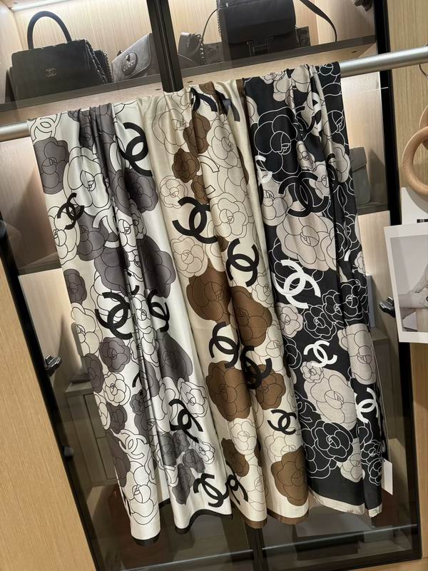 Chanel silk scarf 180X90cm E030125